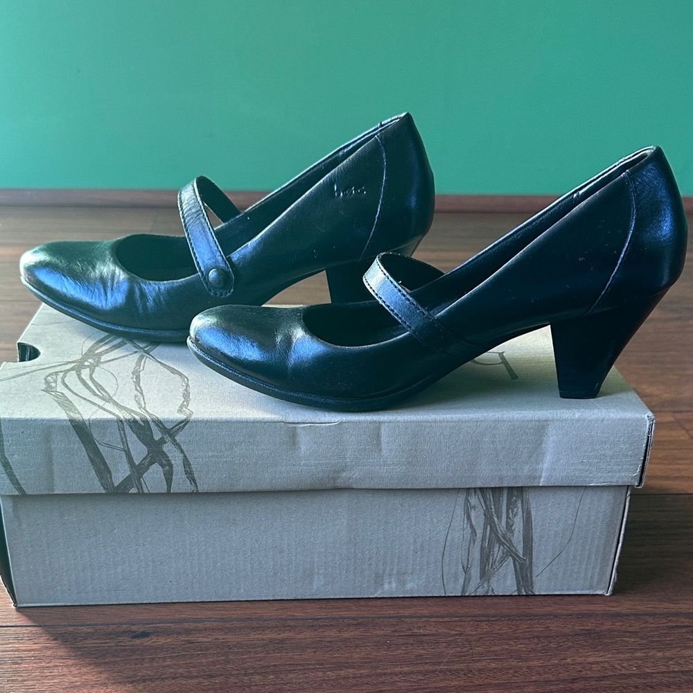 👠👠EUC boc Black Mary Jane Heels👠👠